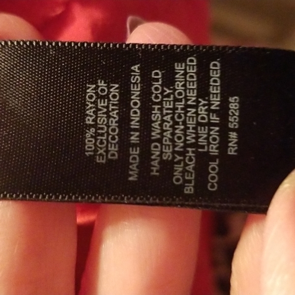 Express Woman's Top - Picture 5 of 8